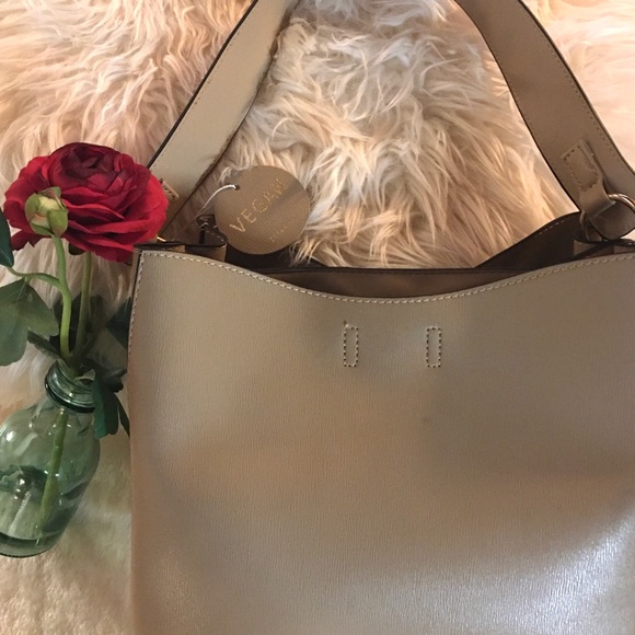 Taupe VeGan handbag. - Picture 5 of 8